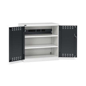 Armoire à portes battantes 1023x555x1000mm, 54x27 EH avec 2 étagères et canalisation d'énergie pour multiprises
